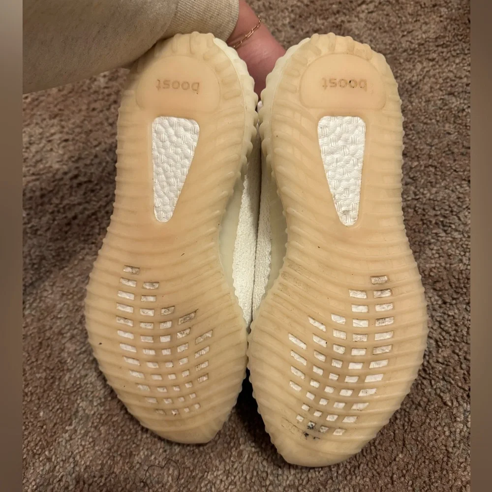 Men’s Yeezy Adidas Shoes - Picture 4 of 5
